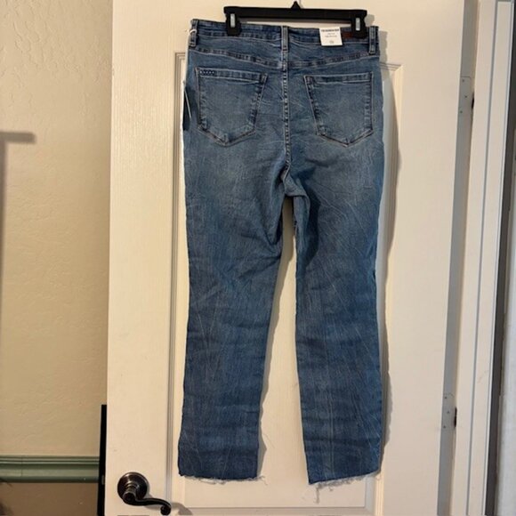 NWT BLANK NYC Sustainable Black The Madison Crop Basic Don't Be Slick - Size: 30 - Picture 8 of 10